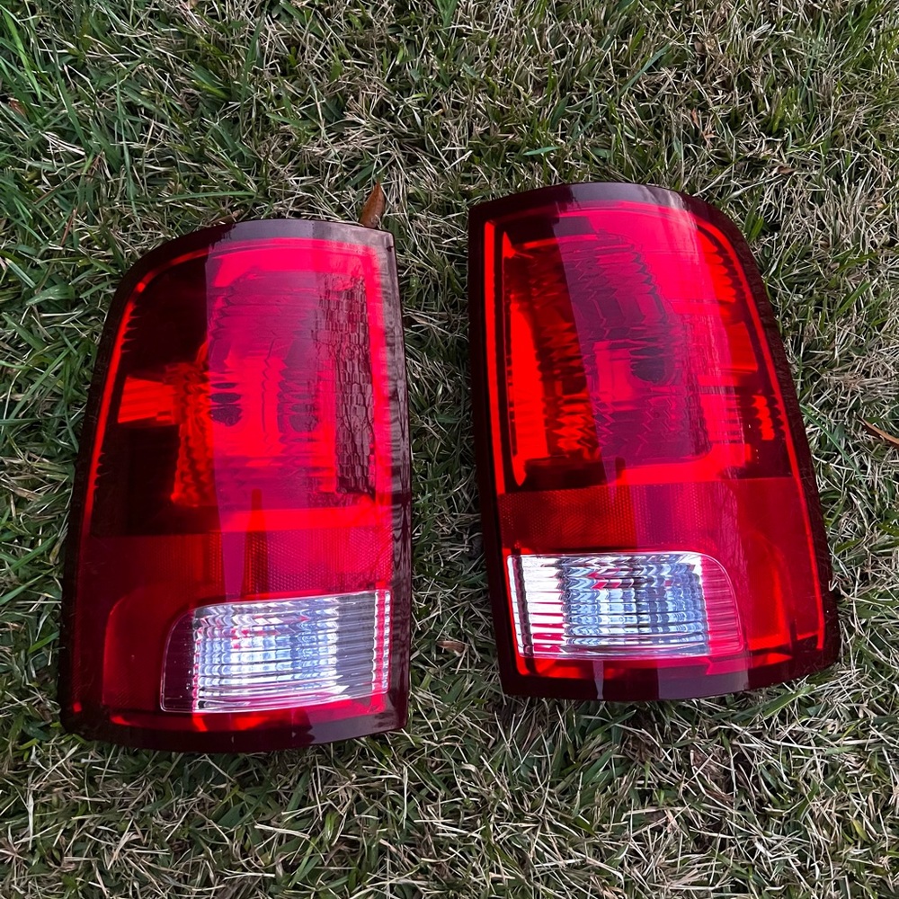 OEM Dodge RAM 2009-2024 Chrysler Taillight Set Pair